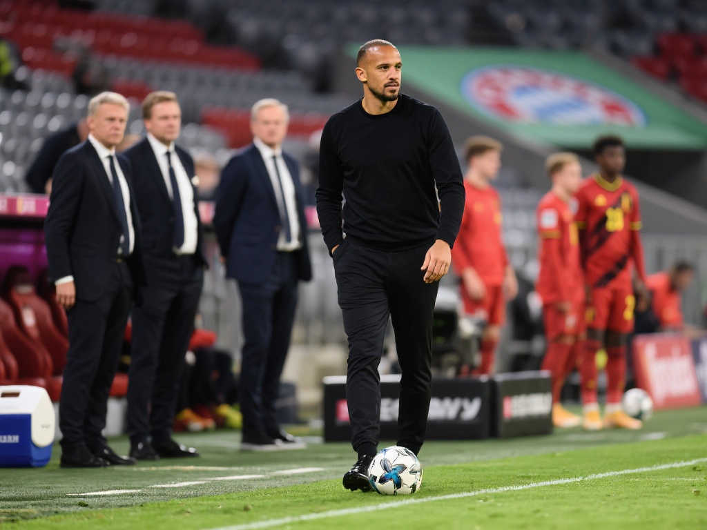 他用惊艳的 他用惊艳的